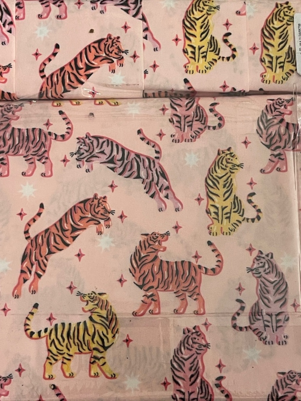 Queen Size Tiger Sheets by Betsy Johnson. - Picture 8 of 9